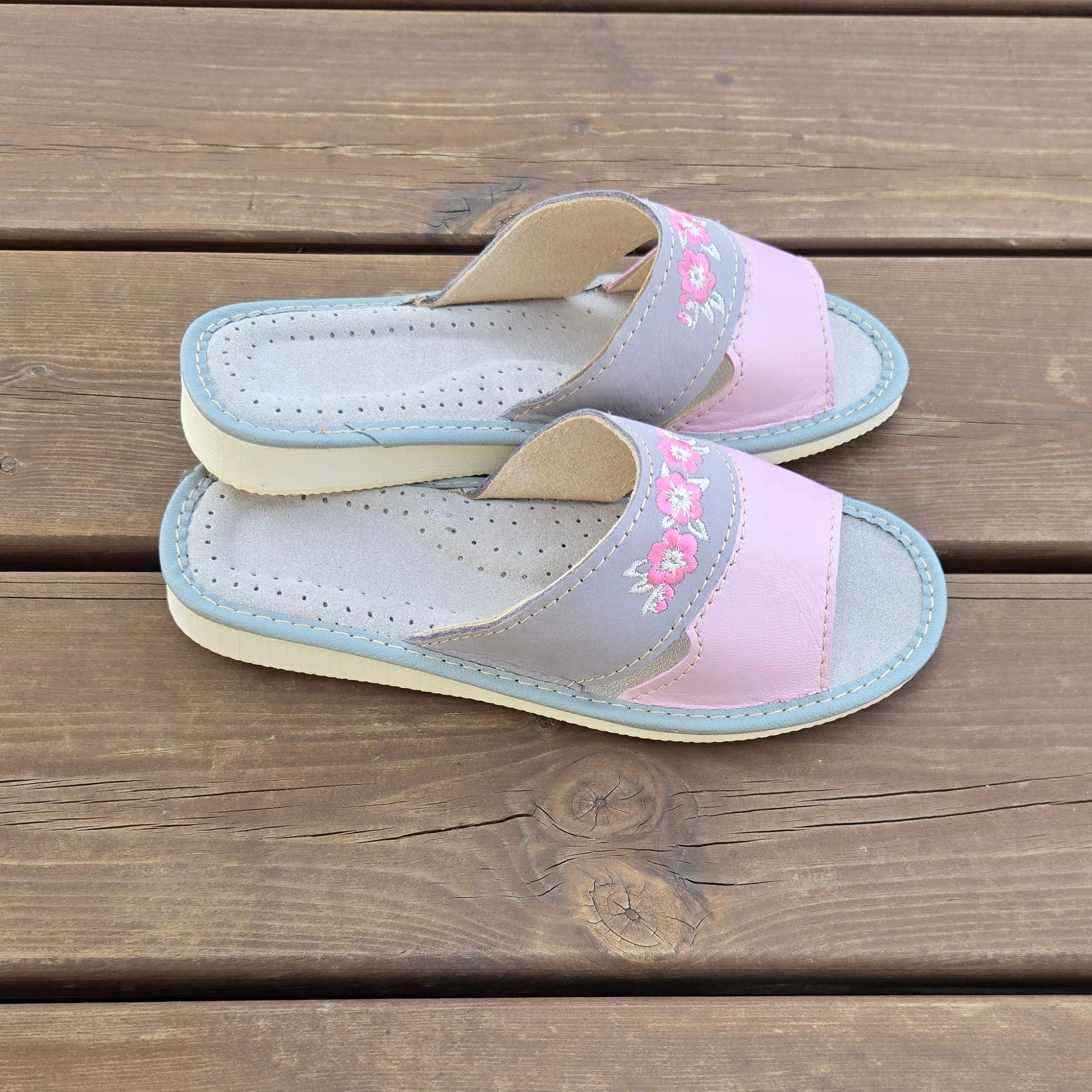 Pantoufles cuir rose gris bout ouvert – Image 2