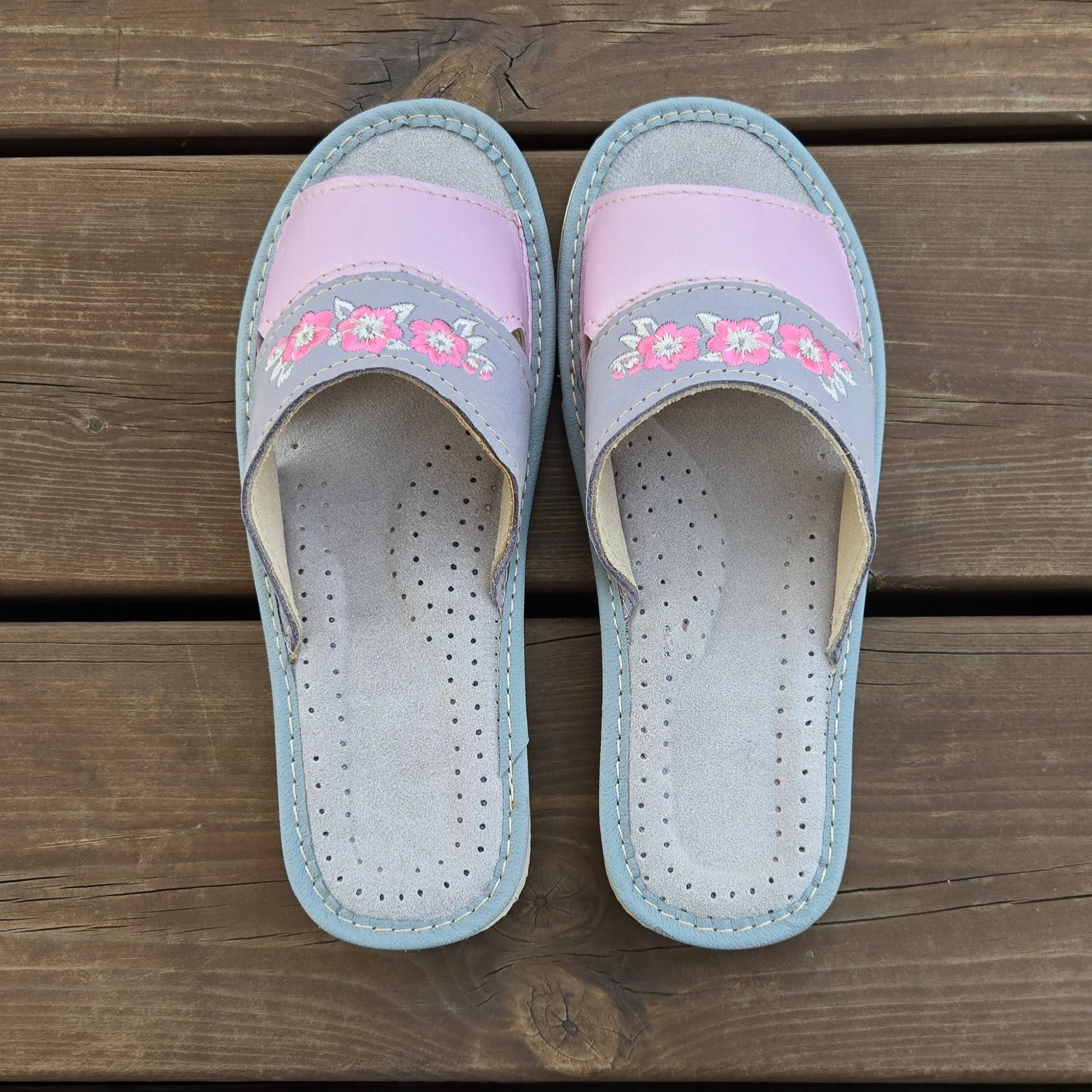 Pantoufles cuir rose gris bout ouvert – Image 3